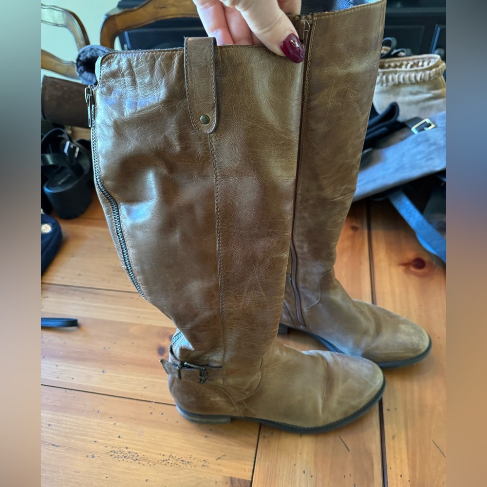 Steve Madden- Amy 9.5 brown zip up leather boots in Cognac